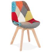 Chaise scandinave design 'Halmstad' en tissu patchwork avec 4 pieds en bois naturel