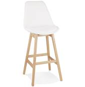 Tabouret de bar design scandinave 'Chairman' en tissu bouclé blanc avec 4 pieds en bois naturel et dossier haut