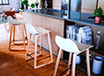 Tabourets de cuisine et tables hautes