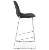 Tabouret de bar empilable design 'Verk' en tissu gris foncé avec 4 pieds en métal chromé et dossier haut