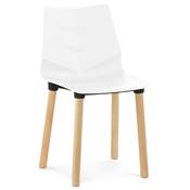 Chaise scandinave design 'Rygso' blanche avec 4 pieds en bois naturel