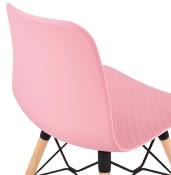 Chaise scandinave design 'Sländak Woody' rose avec 4 pieds en bois naturel et métal noir