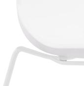 Chaise design empilable 'Teknik White' blanche pieds tréteaux en métal blanc
