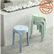 Tabouret bas design de style moderne empilable 'FIORI' en resine bleue claire