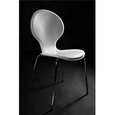 Chaise design 'Swing' blanche avec 4 pieds en métal chromé