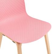 Chaise scandinave design 'Parkwood' rose avec 4 pieds en bois naturel