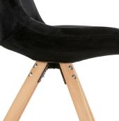 Chaise design 'Firenza' en velours noire avec 4 pieds en bois naturel