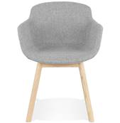Chaise design à accoudoirs 'MAJESTY' en tissu gris clair et 4 pieds en bois naturel