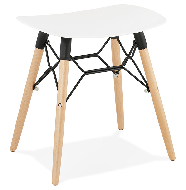 Tabouret bas scandinave 'Solo' blanc avec 4 pieds en bois naturel