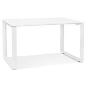Petit bureau droit design 'MEET MINI' plateau en bois blanc avec pieds en métal blanc - 120 x 60 cm