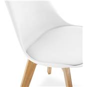 Chaise scandinave design 'Halmstad' blanche avec 4 pieds en bois naturel