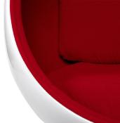 Fauteuil ‘Oeuf’ pivotant rouge et blanc