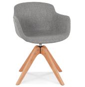 Chaise design de style scandinave à accoudoirs 'VOGAN' en tissu gris avec 4 pieds en bois naturel
