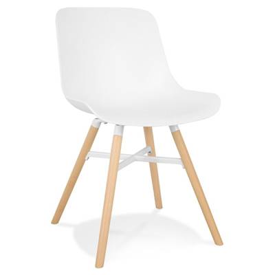 Chaise design de style scandinave 'GUTT' blanche avec 4 pieds en bois naturel