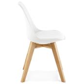 Chaise scandinave design 'Halmstad' blanche avec 4 pieds en bois naturel