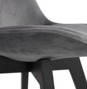 Chaise design 'Black Milano' en velours gris avec 4 pieds en bois noir