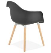 Chaise design scandinave à accoudoirs 'Suedsën' noire avec 4 pieds en bois naturel