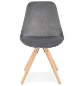 Chaise design 'Firenza' en velours grise avec 4 pieds en bois naturel