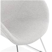 Chaise design à accoudoirs 'LOTUSJÄRN' en tissu gris clair pieds tréteaux en métal chromé