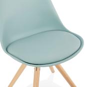 Chaise scandinave design 'Sueden' bleue avec 4 pieds en bois naturel