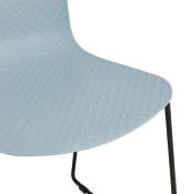 Chaise design empilable 'Style Black' bleue pieds tréteaux en métal noir