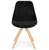 Chaise design 'Firenza' en velours noire avec 4 pieds en bois naturel