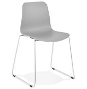 Chaise design empilable 'Style' grise avec pieds tréteaux en métal chromé