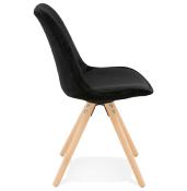 Chaise design 'Firenza' en velours noire avec 4 pieds en bois naturel