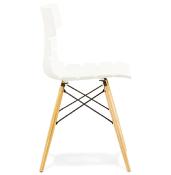 Chaise scandinave design 'Sjöbo' blanche avec 4 pieds en bois naturel et métal noir