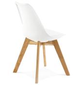 Chaise scandinave design 'Halmstad' blanche avec 4 pieds en bois naturel