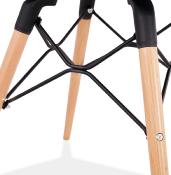 Chaise scandinave design 'Sländak Woody' rose avec 4 pieds en bois naturel et métal noir