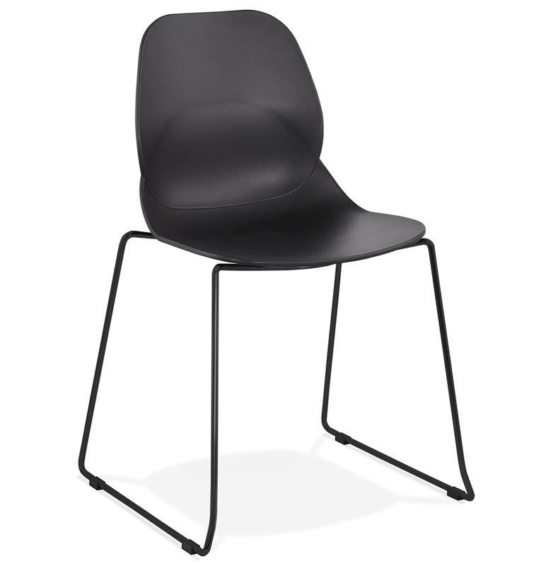 Chaise design empilable 'Teknik Black' noire pieds tréteaux en métal noir