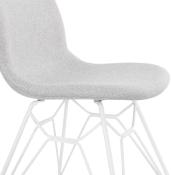 Chaise design 'Norsk White' en tissu gris clair 4 pieds en métal blanc