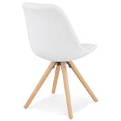 Chaise design style moderne 'FIRENZA' en tissu bouclé blanc avec 4 pieds en bois naturel