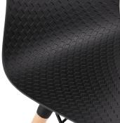 Chaise scandinave design 'Sländak Woody' noire avec 4 pieds en bois naturel et métal noir