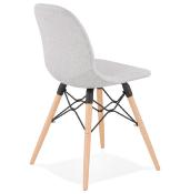 Chaise scandinave design 'Norsk Wood' en tissu gris clair avec 4 pieds en bois et métal noir
