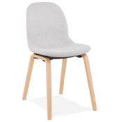 Chaise scandinave design 'Teknik Wood' en tissu gris clair avec 4 pieds en bois naturel