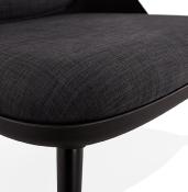	Fauteuil lounge design de style scandinave 'LUKE' assise en tissu gris anthracite, structure noire et pieds en bois noir
