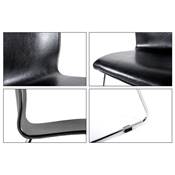 Chaise design 'Alister' noire avec pieds tréteaux en métal chromé