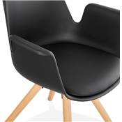 Chaise scandinave design à accoudoirs 'KUNG' noire avec 4 pieds en bois naturel