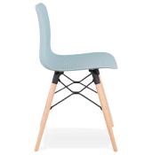 Chaise scandinave design 'Sländak Woody' bleue avec 4 pieds en bois naturel et métal noir