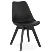 Chaise design 'Blackstad' noire avec 4 pieds en bois noir