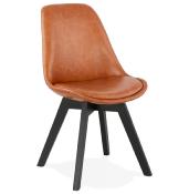 Chaise design 'Blackstad' marron avec 4 pieds en bois noir