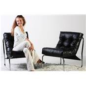 Fauteuil lounge 'Capiton' noir pieds en métal chromé