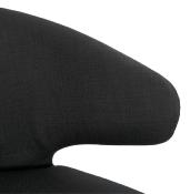 Fauteuil lounge design à accoudoirs 'COBBE' en tissu noir pieds en bois naturel