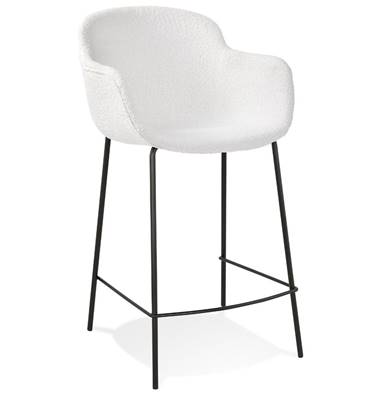 Tabouret de snack design à accoudoirs 'CARINO MINI' en tissu bouclé blanc avec 4 pieds en métal noir dossier haut