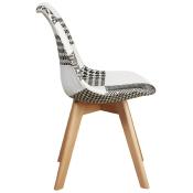 Chaise scandinave 'Graphik' grise et blanche en tissu patchwork pied de poule avec 4 pieds en bois naturel