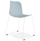 Chaise design empilable 'Style White' bleue pieds tréteaux en métal blanc