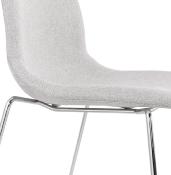 Chaise design empilable 'Teknik Silver' en tissu gris clair pieds tréteaux en métal chromé