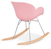 Chaise à bascule design scandinave à accoudoirs 'Gungstöl' rose pieds en bois et métal chromé